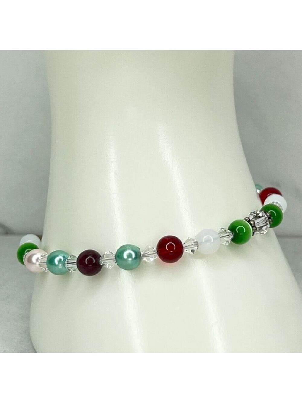 Red and Green Beaded Silver Tone Screw Clasp Bracelet